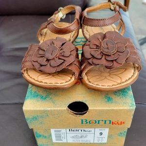 Girls Born Kids Black Walnut Little Flower Sandals Size 9